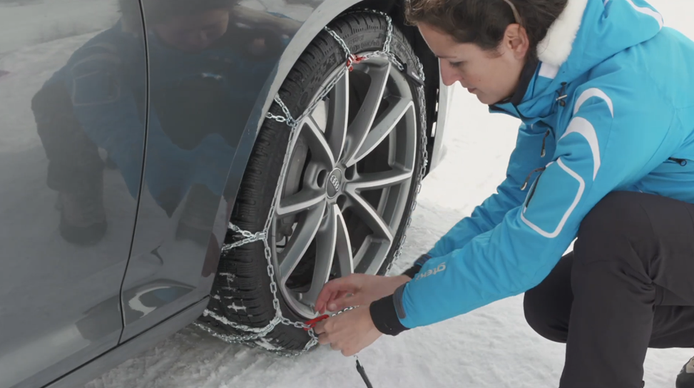 Lady fitting Konig Zip-9/CD-9 snow chains